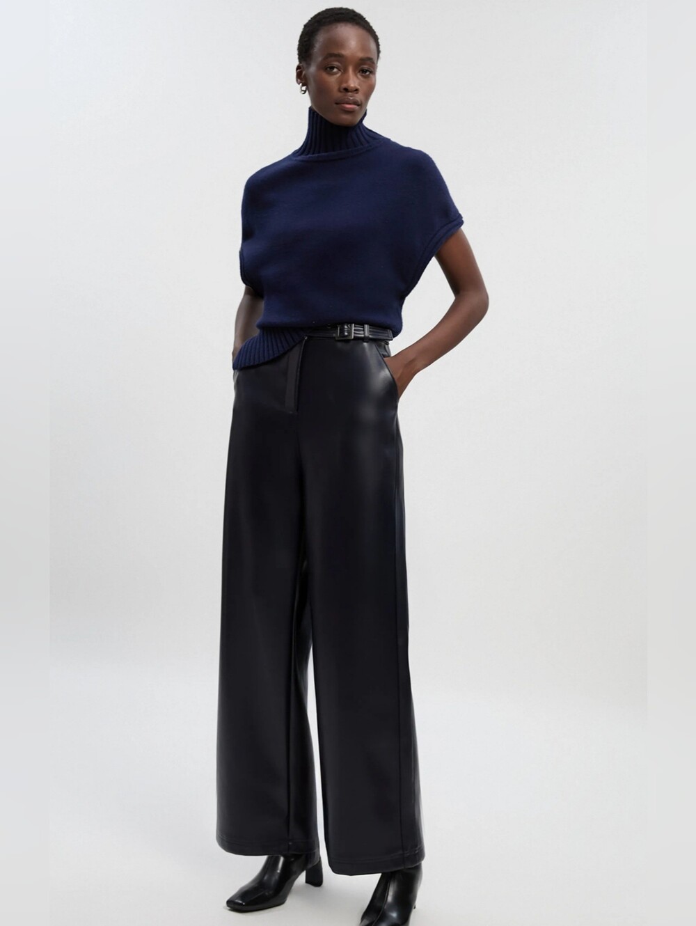 Karen Millen Faux Leather Dark Navy Belt  pants  Size 8 US